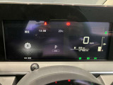 モニター式メータパネルです。回生モニター等様々な情報表示を変更できるデジタルスピードメーターとなっております。