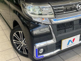 【LEDヘッドライト】悪天候や夜間走行時も良好な視界を確保し安心して運転できる高輝度LEDヘッドライトを装備!点灯速度が早く、消費電力も抑えられています。