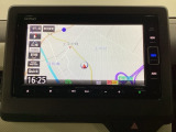 ナビゲーションはフルセグTV、インターナビ対応のGathers純正メモリーナビを搭載しています。Bluetoothオーディオ機能がありますので、スマートフォンなどの音楽も再生できます。