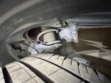 お車を安心してお乗りいただく為には、足回りの定期点検が欠かせません。サービスサポート(有償保証)では無料点検もご提供しており、安心のカーライフをお過ごしいただけるサポート体制が整っています。