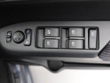 パワーウィンドゥ 運転席ドアスイッチ照明付です。電動格納ミラーも手元でワンモーションで可能です。