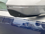 【BMWミラー】視認性の高いスタイリッシュなミラー。自動防眩機能も付いており夜間のドライビングをサポートします。
