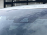【トヨタセーフティセンス】走行中に前方の車両等を認識し、衝突しそうな時は警報とブレーキで衝突回避と被害軽減をアシスト。より安全にドライブをお楽しみいただけます。