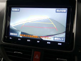バックガイドモニターで、後方を確認しながら安心して駐車することができます。運転初心者も熟練者も必須の機能ですよ!