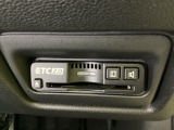 ハンドルの右下にETC2.0がついています。高速道路の料金所の通過も楽々です!。カードの取り出しもしやすい場所についています。