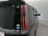 LEDテールライトです。省電力、高輝度のLEDは明るく照らすので夜間運転時の視認性を高めます。スタイリッシュな見た目で細かいところもこだわりたいあなたに!