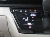 オートエアコンでお好みの温度になり、運転に集中できます。