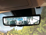 【デジタルインナーミラー】後席の大きな荷物や同乗者で後方が確認しづらい時でも安心!カメラが撮影した車両後方の映像をルームミラー内に表示。クリアな視界で状況の確認が可能です!