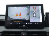 パノラミックビューモニター装備!トップビュー&フロントビュー・車両に取り付けたフロント、サイド、バックカメラの映像を合成して画面上に表示させることで、低速時の運転を補助する装置です。