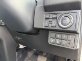 ボタンでエンジン始動が可能な、プッシュスタート機能搭載!もしもの時の、盗難警報装置イモビライザーも同時に装備されております! キーレスのボタン、もしくは、ドアハンドルのスイッチセンサーで開閉可能です!