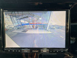 バックカメラ装着車 車の後ろ側の映像を映し出せるので駐車もらくらく!