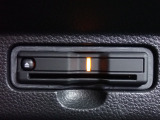 ■【ETC車載器】が装備されています。セットアップをしてお渡しとなり、ETCカードを差し込むだけで高速道路の利用が可能です。
