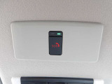 緊急時に専用のオペレーターにつながるSOSコール。NissanConnect加入(有料)が必要です。