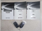 キーを取り出さずにドアを施錠&解錠。クルマの始動も可能です。