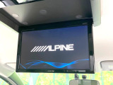 【フリップダウンモニター】大画面モニターで後席でもエンタメをお楽しみいただけます。小さなお子様にも大人気の装備です♪