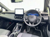 運転席まわりです。 各操作スイッチは使いやすい位置に配置されてます。