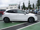 万が一のトラブルにも、全国の3000ケ所の日産サービス工場で修理可能!!年間走行距離無制限、バッテリーも保証対象です!