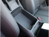 Audi正規ディーラーが高品質をお約束。高度な訓練・教育を受けたAudi専任メカニックが、100項目にもおよぶ精密な点検を実施。すべてクリアしたAudi車だけ、あなたのお手元に届けられるのです