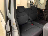 余裕のある運転席ですので、快適なドライブをお楽しみいただけます。