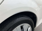 傷等が御座いますので、現車をご覧になって状態を確認をして下さい。修理をご希望の方は有償になりますが、弊社板金工場にて修理可能です!詳細はスタッフにご相談ください!