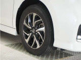 認定中古車では、厳しいHonda認定基準をクリアした厳選されたHonda認定中古車のみ、取り扱っております。「ご購入前の安心」「納車後の信頼」を車両と一緒に提供しております。