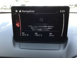 ナビはついっておりません、別途純正ナビSDカードをお買い求め下さい。
