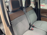 運転席まわりです。実際に座ってみて、乗り心地を体験してみてください,視界も良好です。