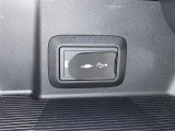 充電用USB端子付き。スマートフォンなどの充電に便利です。