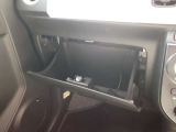 車検証入れにぴったりなグローブボックスです。