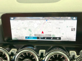 ●純正ナビ:一体感のあるナビは、高級感ある車内を演出してくれます。オーディオ機能も充実しておりますので、運転もより楽しめます♪