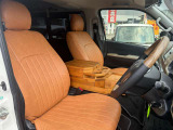 自社認証工場を完備しておりますので、納車前の車検・整備や、アフターメンテナスもばっちりですので、安心して当社にお任せ下さい。また、当社にて車輌ご成約のお客様はオイル交換永久無料のサービス付きです!また