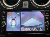 【アラウンドビューモニター】車を上から見下ろしているかのような映像で周囲の状況がひと目で確認、狭い駐車場に駐車するときも安心です♪