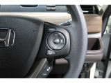 Hondaセンシングの機能のひとつ、アダプティブクルーズコントロール付!アクセルから足を離しても設定したスピードと前車との車間を保ち走行してくれます!車線維持もアシスト☆高速道路で疲労軽減ですね☆