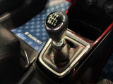 【6速MT】走りの6速ミッションです。ギア比が近いので常に気持ちの良い回転数で運転できますよ☆