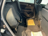 載せるものに合わせて、自由自在にシートを調整。長めの荷物も、大きな買い物も、工夫次第でスッキリ収まります。使い方次第で楽しみが広がる空間です。