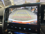 【バックカメラ】運転席から画面上で安全確認ができます。駐車が苦手な方にもオススメな便利機能です。
