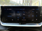 Apple CarPlay、Android Auto 対応。スマホを接続するとタッチスクリーン上でマップ、通話、メッセージ、ミュージックなどのアプリをスマホ同様に操作できるミラースクリーン機能搭載