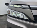 【LEDヘッドライト】 最近主流になりつつある明るいヘッドライトです。街灯の少ない暗い夜道も安心です!ハロゲンヘッドライトに比べて消費電力が少なく長持ちです♪