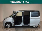 両側スライドドアを採用しています、助手席側は電動式で運転席から開閉できます。(運転席側は手動式です。)