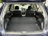 ラゲッジルームは、大容量のスペースを確保。普段のお買い物からレジャーまで、幅広く活躍してくれます!また、リアシートを倒すことでバリエーション豊かにお使いいただけます。