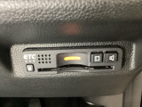 ハンドルの右下にETCがついています。高速道路の料金所の通過も楽々です!。 カードの取り出しもしやすい場所についています。