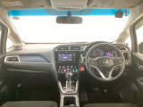 【前方視界】開放的な前方視界!運転がしやすく疲れにくいです♪窓が大きく、見通しがとっても良いおクルマですよ♪