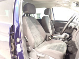 楽な姿勢で座ることが出来るので長時間の運転でも疲れにくいですし体もぶれにくいですよ。