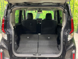普段のお買い物や通勤、送迎等に十分な荷室スペースを確保しております。セカンドシートを倒すと、大きな荷物の積載も可能です♪
