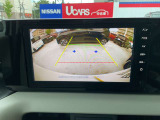 【バックカメラ】シフトレバーをリバースに入れると後方の映像が確認可能ですよ♪