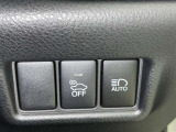 オートマチックハイビームとは、先行車や対向車のライトを認識し、ハイビームとロービームを自動で切り替える機能です。夜道の視界を確保します。詳細は販売店スタッフまでおたずねください。