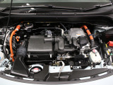 【エンジンルーム】Hondaならではの走り、i-VTECエンジン!街中や坂道での加速や高速道路での力強さが特徴です♪