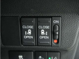 ◆両側電動スライドドア◆狭い駐車場でも乗り降りが楽々♪お子様が隣の車にドアを当ててしまう心配もございません!小さなお子様連れの方もこれで安心。