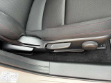 手動式シートでご自身に合わせて運転していただけます。
