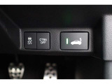 専用アクティブスポイラー(ガーニーフラップ付)のスイッチはこちら。